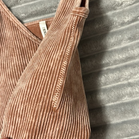 🤎NWOT Zenana Padded Ribbed Mineral Wash Crop Tank Top Sz S/M Nylon & Spandex - Picture 11 of 16